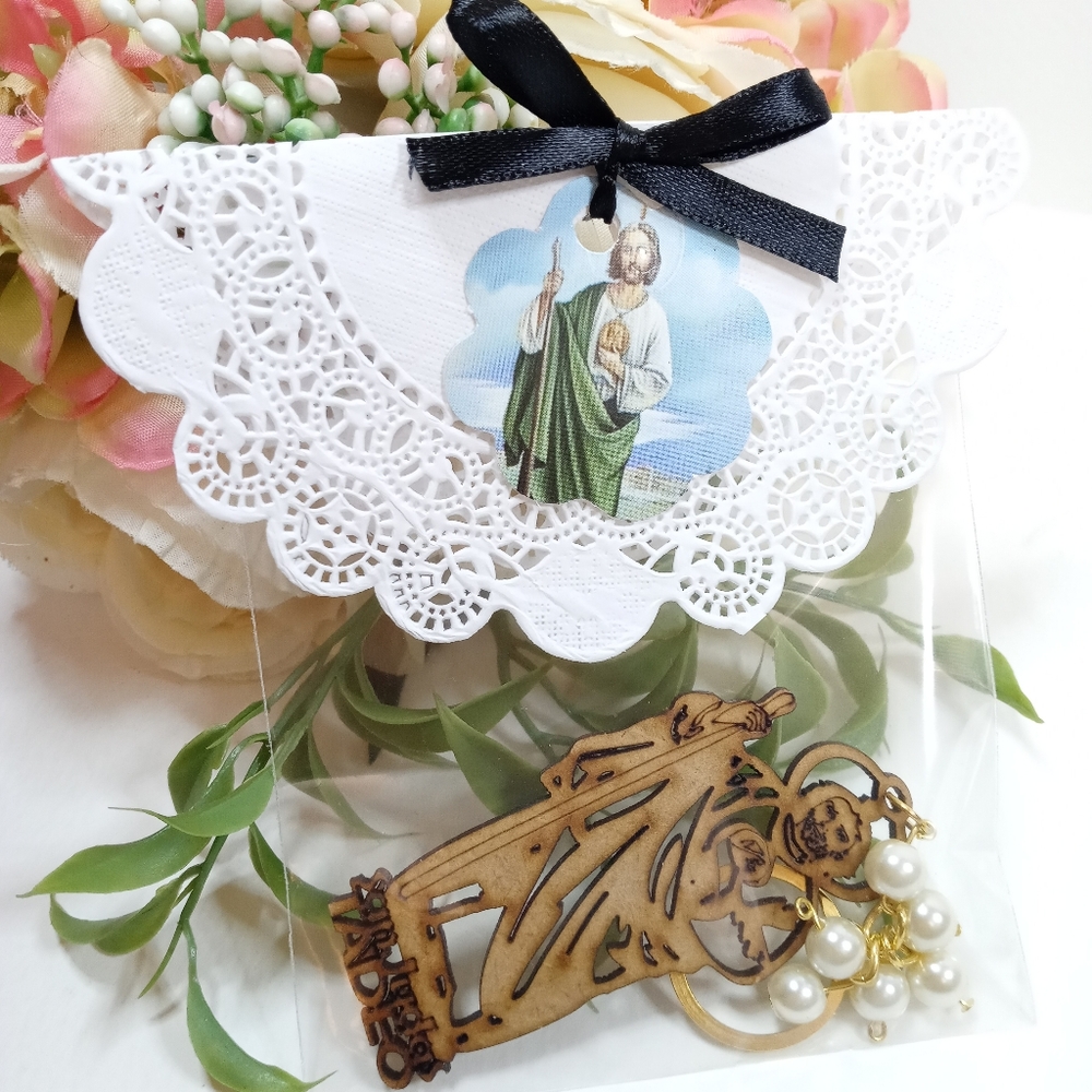 St. Jude Thaddeus keychain. San Judas Tadeo keychain Funeral Keepsakes.